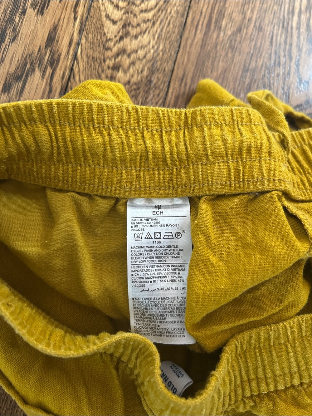 OLD NAVY Mustard Yellow Linen Blend Drawstring Cuffed Shorts - Picture 4 of 4